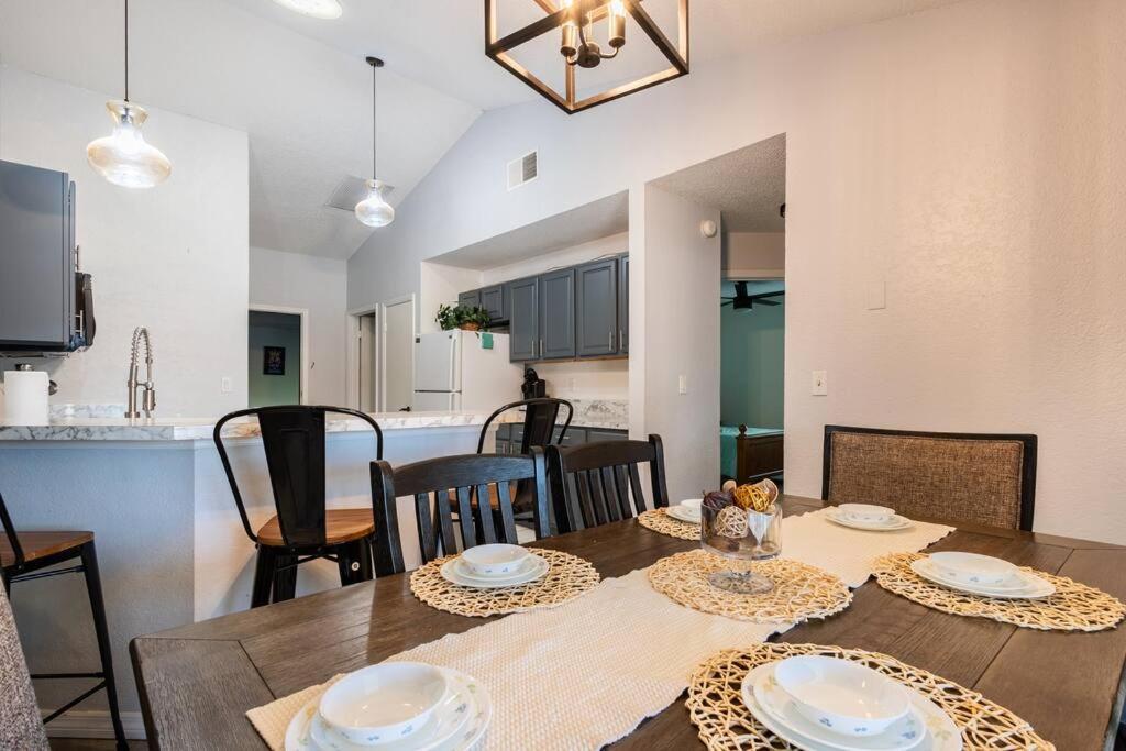 13 Mins From Disney Arcade, Private Pool, & Themed Rooms Orlando Luaran gambar