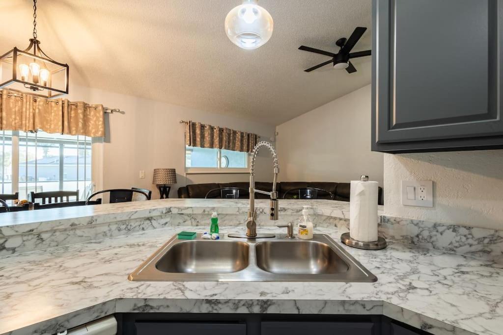 13 Mins From Disney Arcade, Private Pool, & Themed Rooms Orlando Luaran gambar